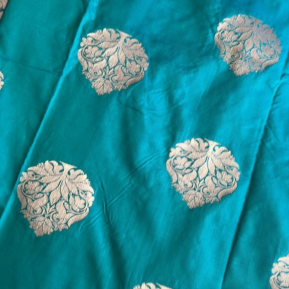 Green and purple saree - Picture 4 of 13